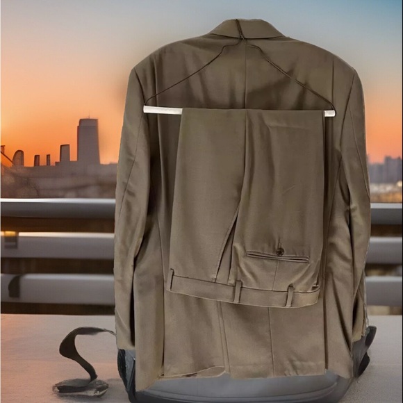 Austin Reed Men’s Tan Solid 3 Button Classic Fit Suit. Excellent condition. - Picture 3 of 11